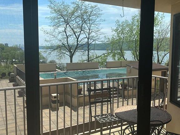 5th image of 1155 Warburton Ave APT 2R