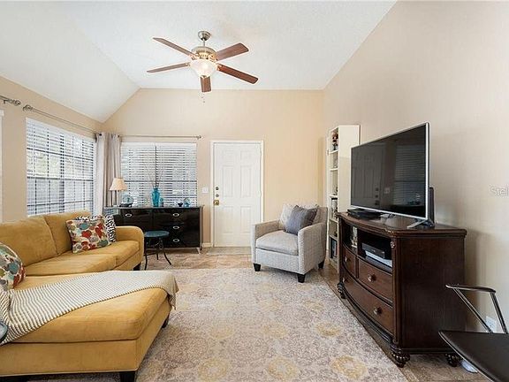 2nd image of 325 Forestway 208 Cir #208