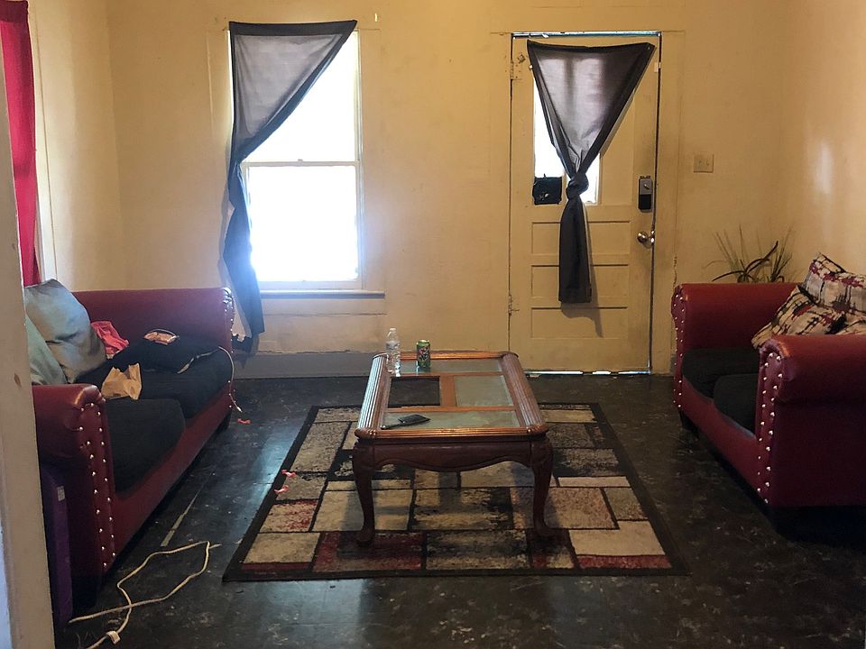 2nd image of 204 S 3rd St