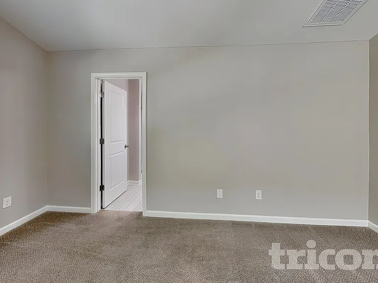 138 Spring Knoll Dr — Photo 6