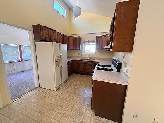 5th image of 607 Ingle St #607