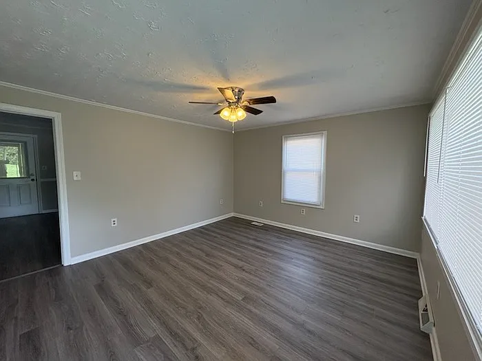604 Enola Rd — Photo 6