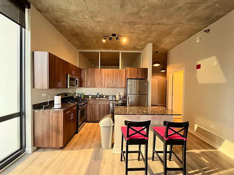 235 W Van Buren St #3114 — Photo 1
