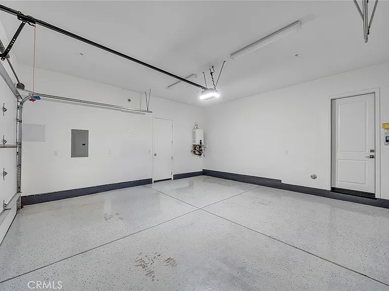 141 Edna Pkwy — Photo 57