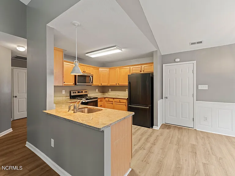 106 Cona Ct — Photo 13