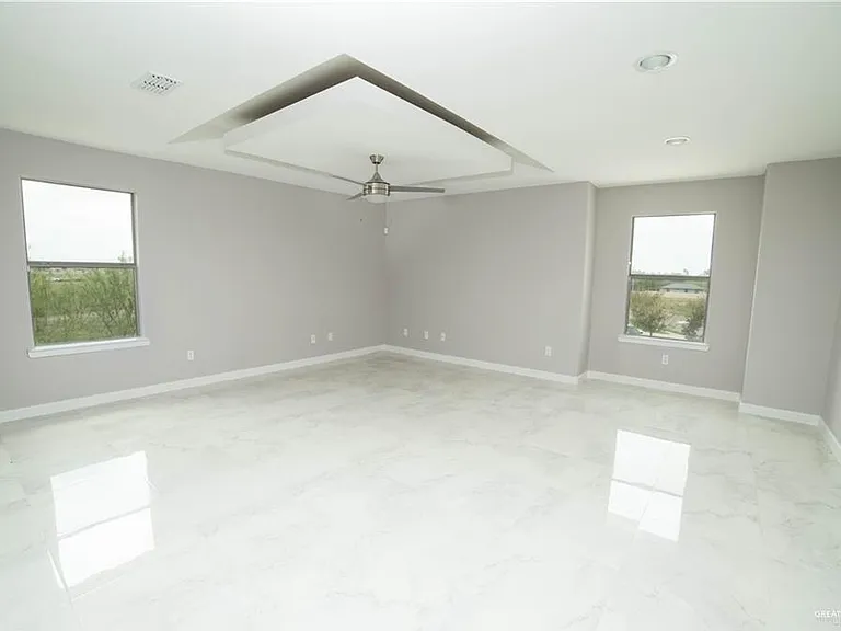 3017 S L St #B — Photo 2