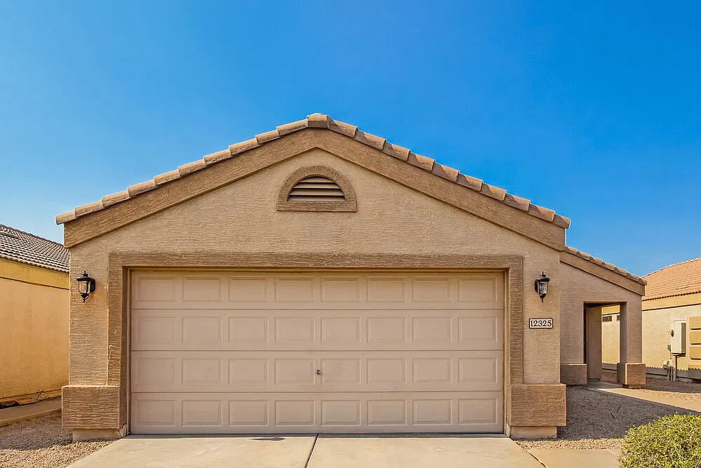 3 bed, 2.0 bath, 1106 sqft, $2,700 — Photo 1