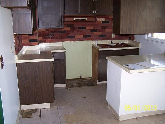 5th image of 304 Morgan Ave W
