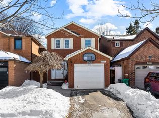 2454 Ploughshare Ct, Mississauga, ON L5L 3M6