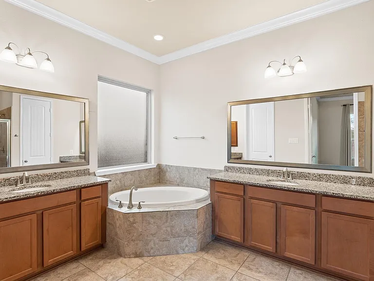 9615 Eden Ridge Ln — Photo 21
