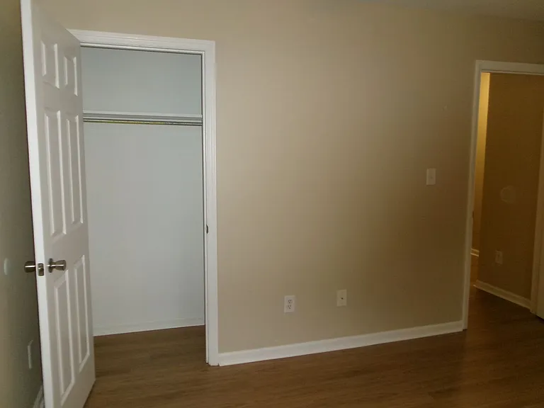 4346 Oak St #A — Photo 13