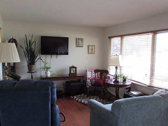 4th image of 257 Athletic St