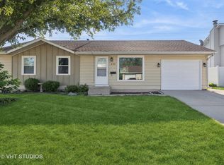 457 Arnold Ave, Romeoville, IL 60446