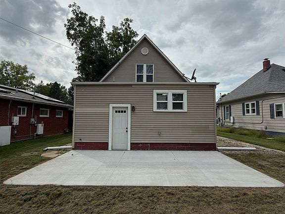 5th image of 835 N 9th Ave