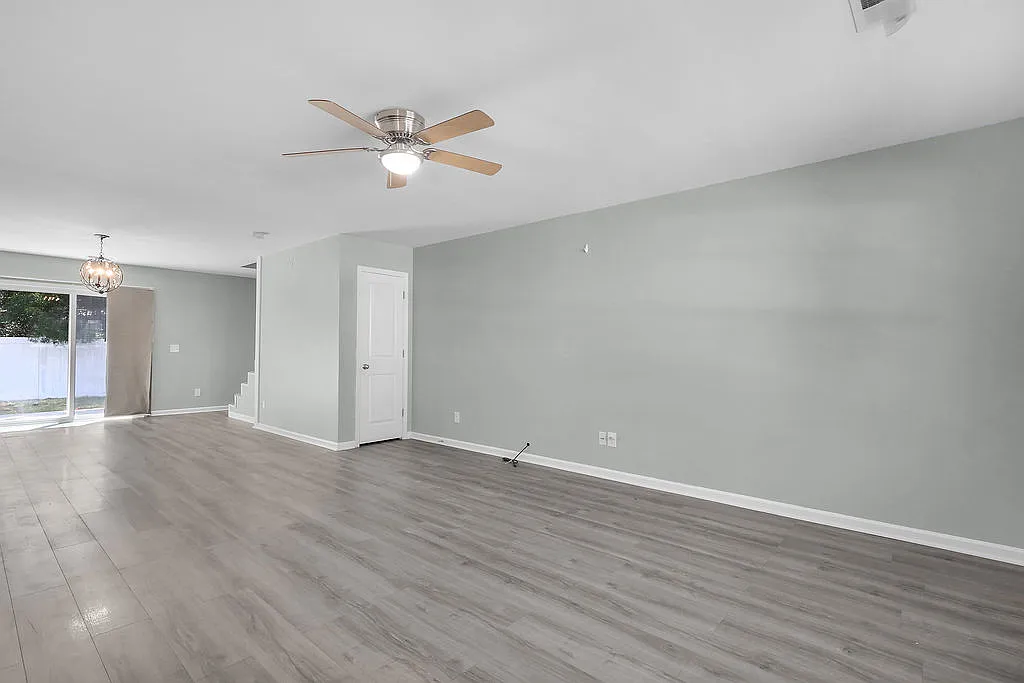 4 bed, 1750 sqft, $2,750 — Photo 2