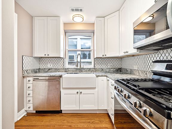 5th image of 6614 N Ashland Ave APT 3