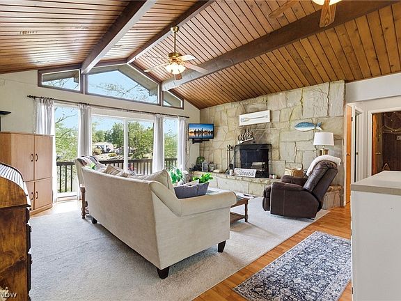 5th image of 2410 Plum Creek Dr