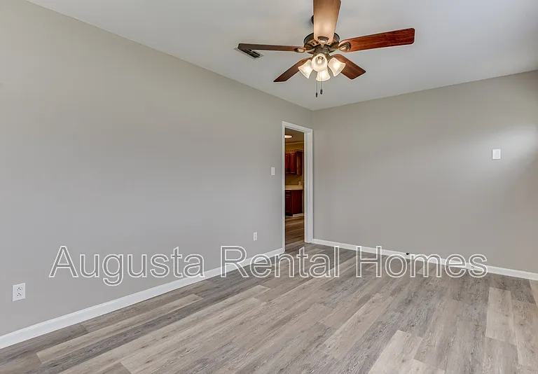 3330 Young Forest Dr — Photo 17