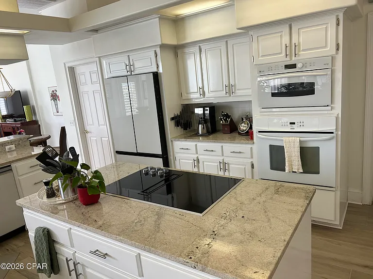 631 Amberjack Dr — Photo 17
