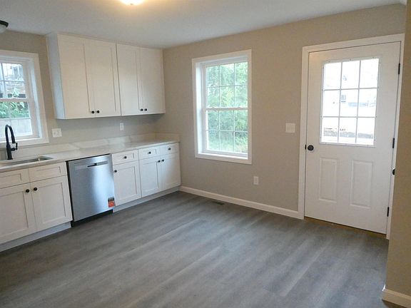 5th image of 379 Concord Street
