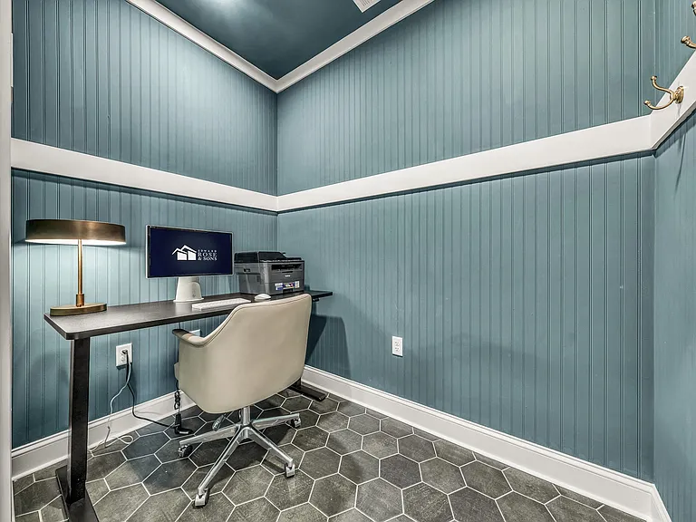 Enclave Apartments — Photo 31