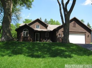 225 Pleasant Ridge Dr, Sauk Rapids, MN 56379