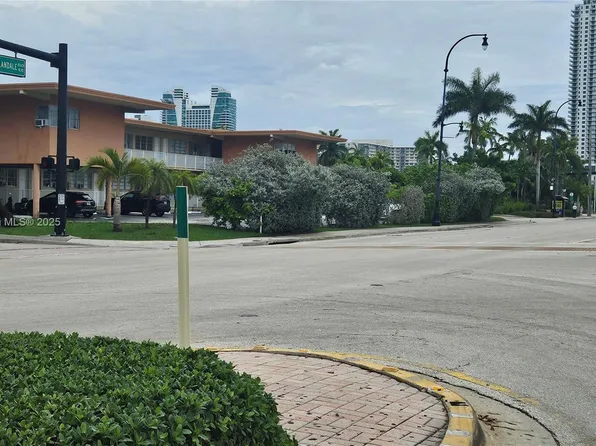 26 Diplomat Pkwy #2259, Hallandale Beach, FL 33009