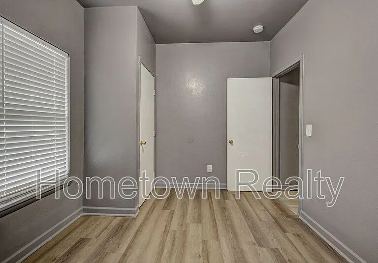 321 SE 25th St — Photo 28