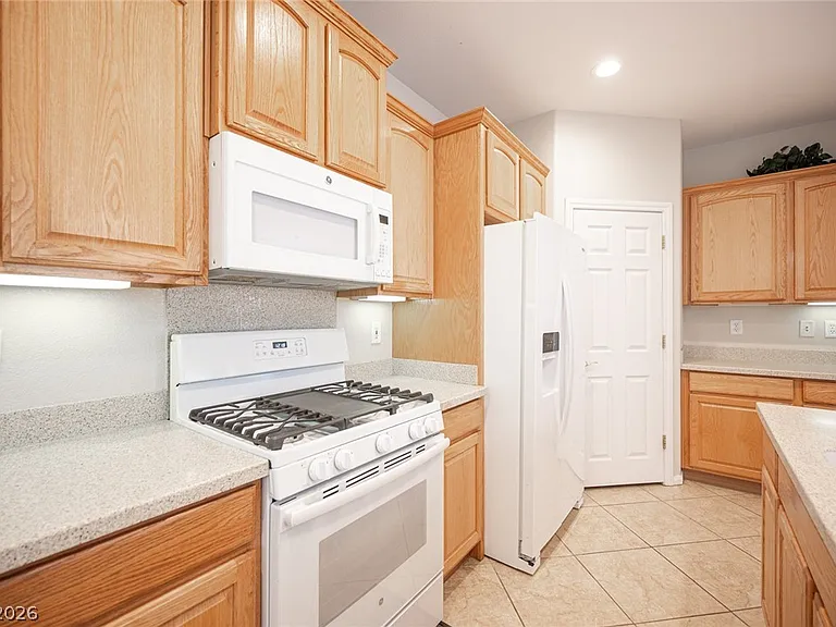10474 Howling Coyote Ave — Photo 17