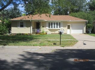 1222 N Pine Ave, Hastings, NE 68901