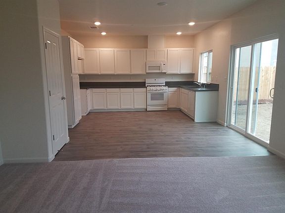 3rd image of 380 Alboran Sea Cir