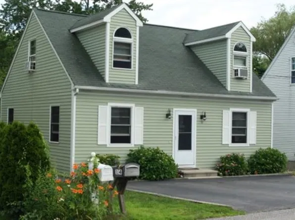 14 Aroostook Trl, Narragansett, RI 02882