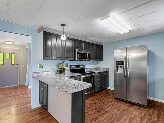 2nd image of 3027 Mimosa Way