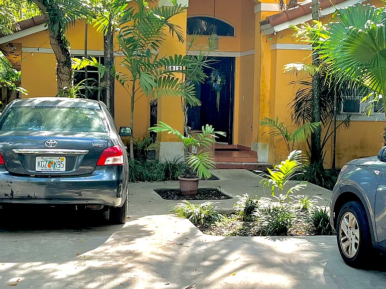 6812 SW 78th Ter #1 — Photo 4