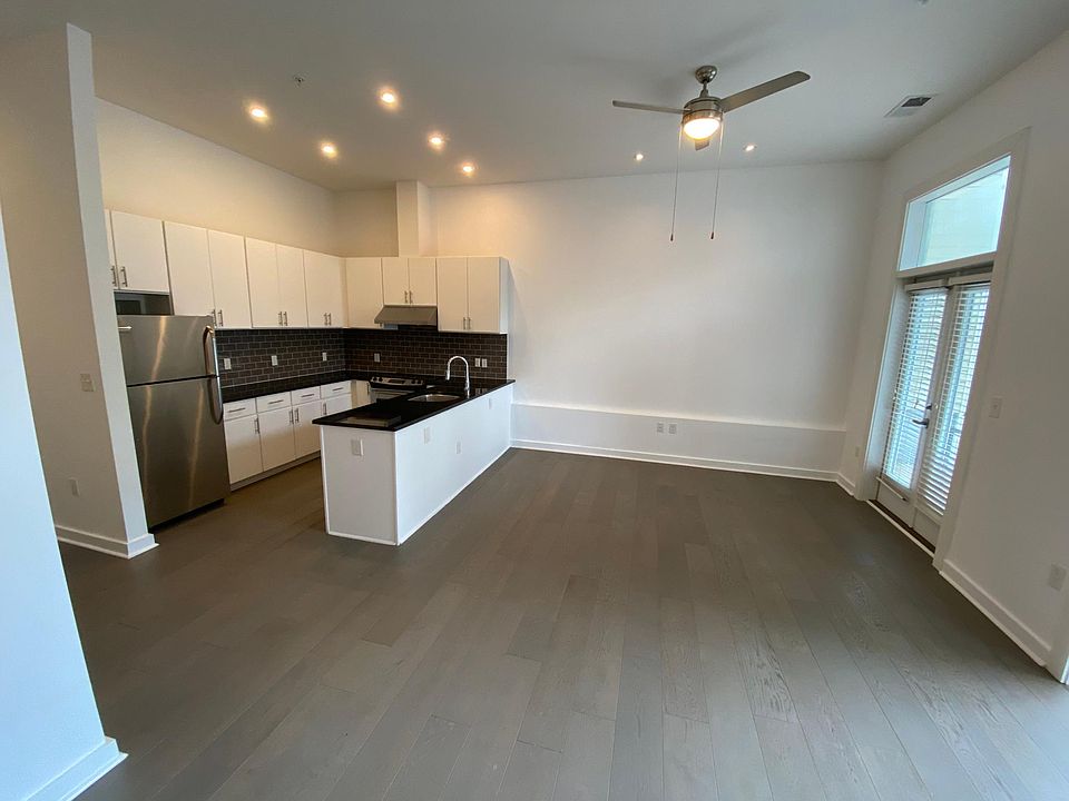 1st image of 2409 E Marshall St