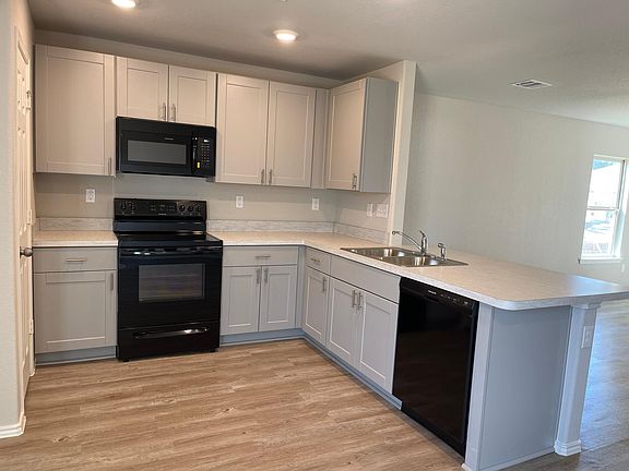 2nd image of 319 Cumberland Forest Dr