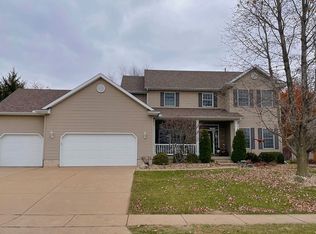 4709 Spring St, Davenport, IA 52807