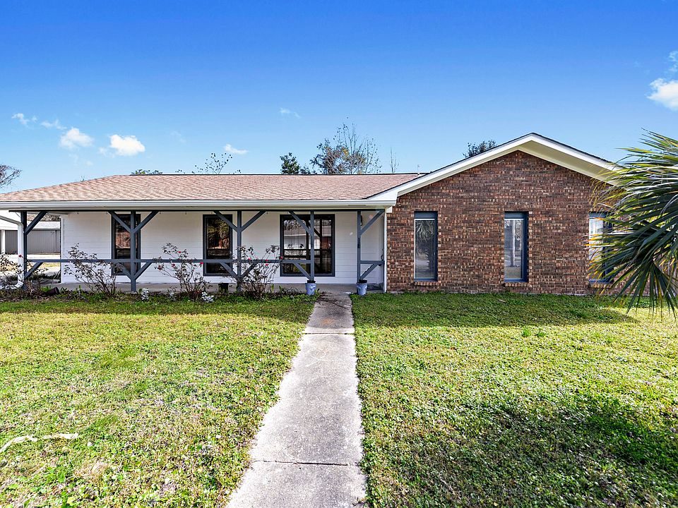 1st image of 106 Boggs Cir