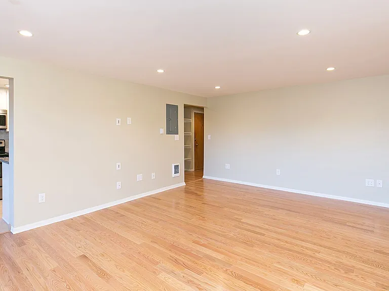 Florentia Street Apartments — Photo 12