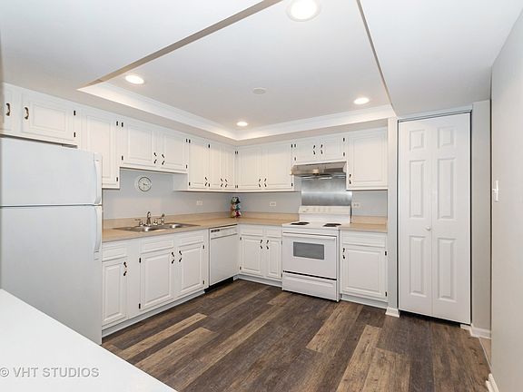 3rd image of 10312 S Keating Ave APT B1
