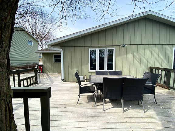 3rd image of 2920 7th Ave NW