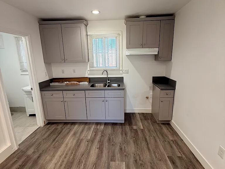 10025 S Gramercy Pl #1/4 — Photo 13