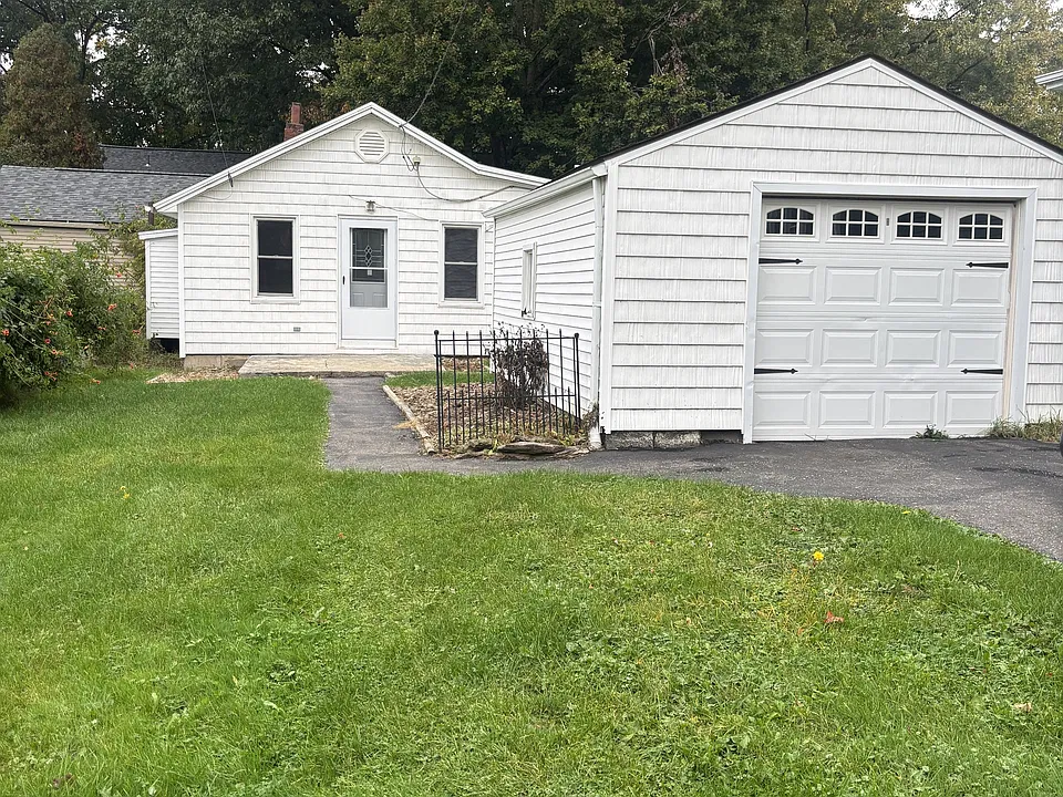 190 Meadowbrook Ave