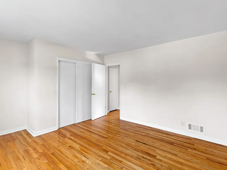 1 Oak St #150-154 — Photo 7