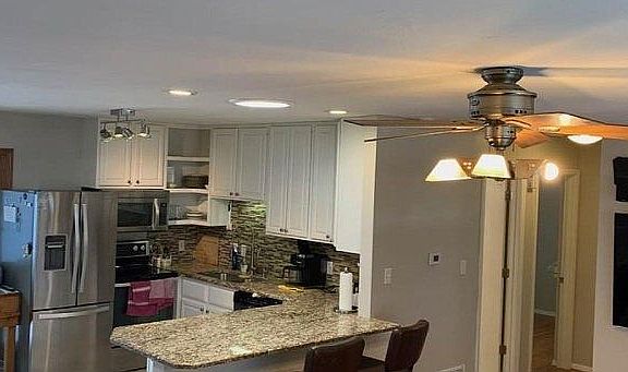 3rd image of 8001 Hickory Ln