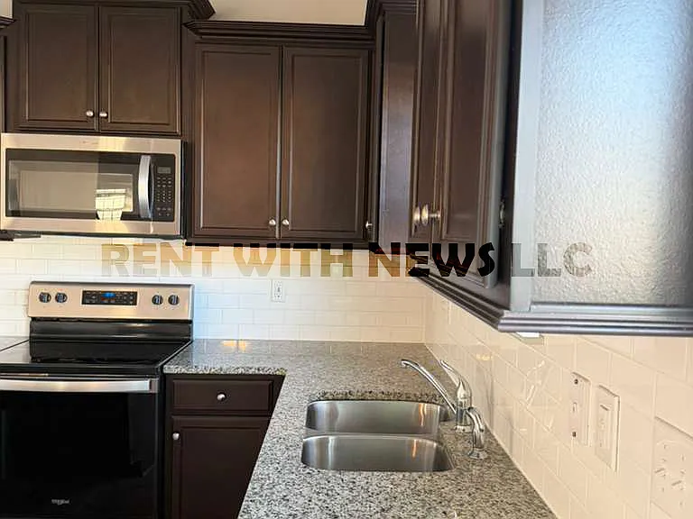 110 Prairie St — Photo 6