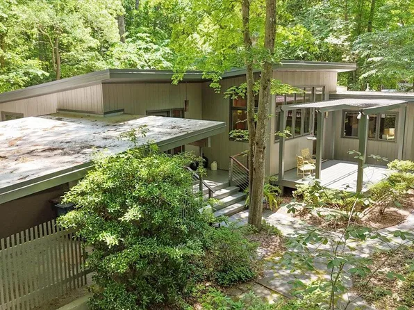 2713 McDowell Rd, Durham, NC 27705