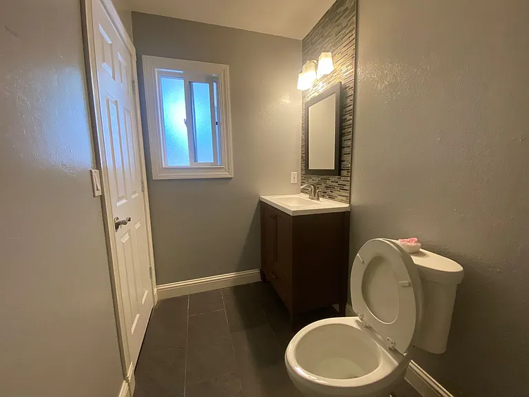 1650 Honeysuckle Rd — Photo 30