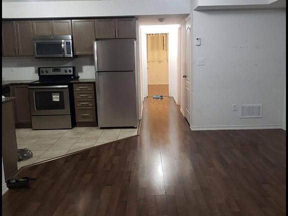 3rd image of 2484 Post Rd #7