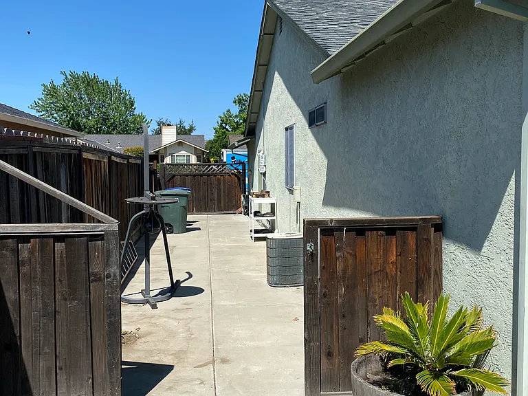 1460 Gamay Cir — Photo 5